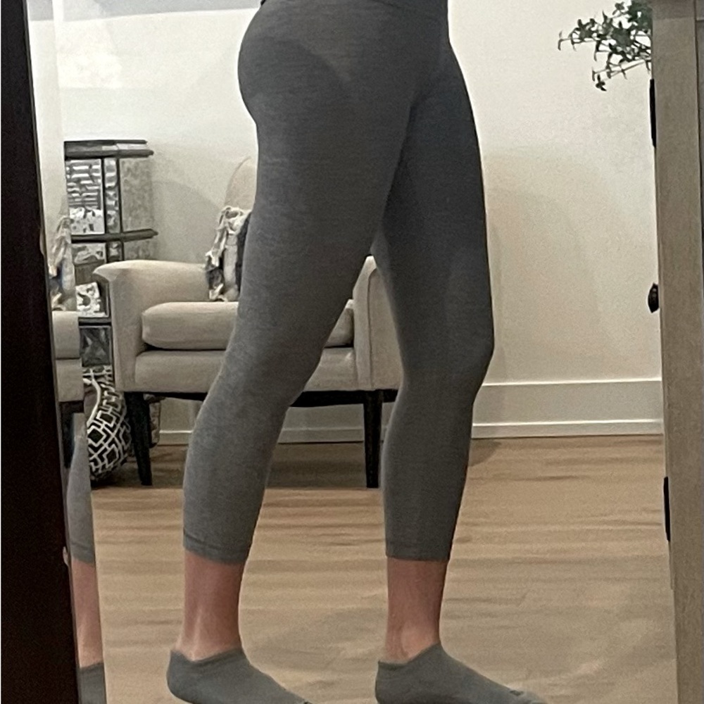 Lululemon crop legging size 4